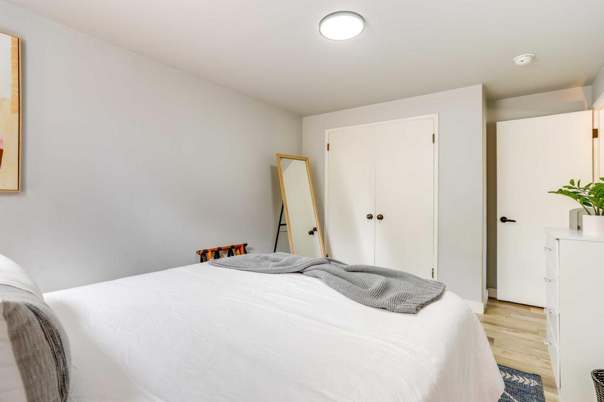 Seattle Garden Apt Walk To Water And Amenities! Exterior photo
